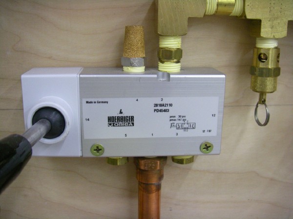 Air control on the Monkey Press.