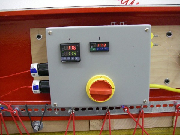 Heat controller on the Monkey Press.