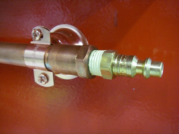 Shop air-to-press disconnect.